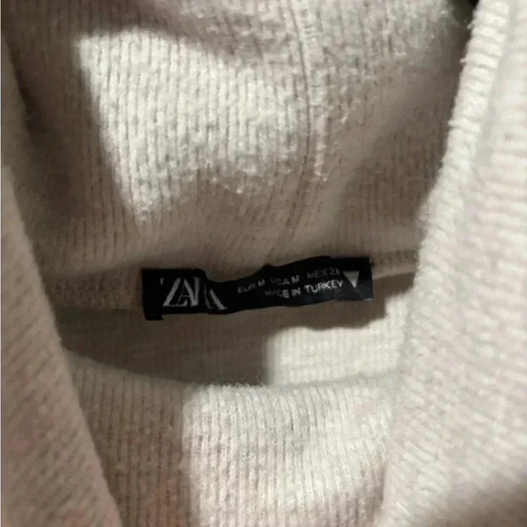 Zara  Soft Turtleneck Sleeveless Top - Picture 3 of 4